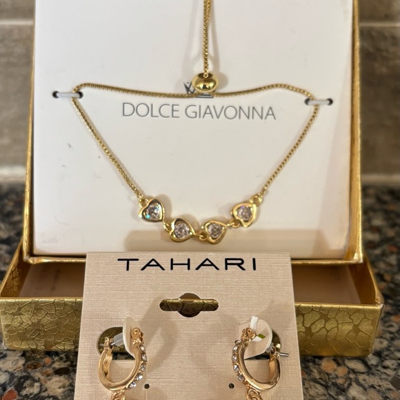 🆕 Dolce Giavonna Gold Heart Bracelet and Tahari Heart Earrings Set - Picture 2 of 5